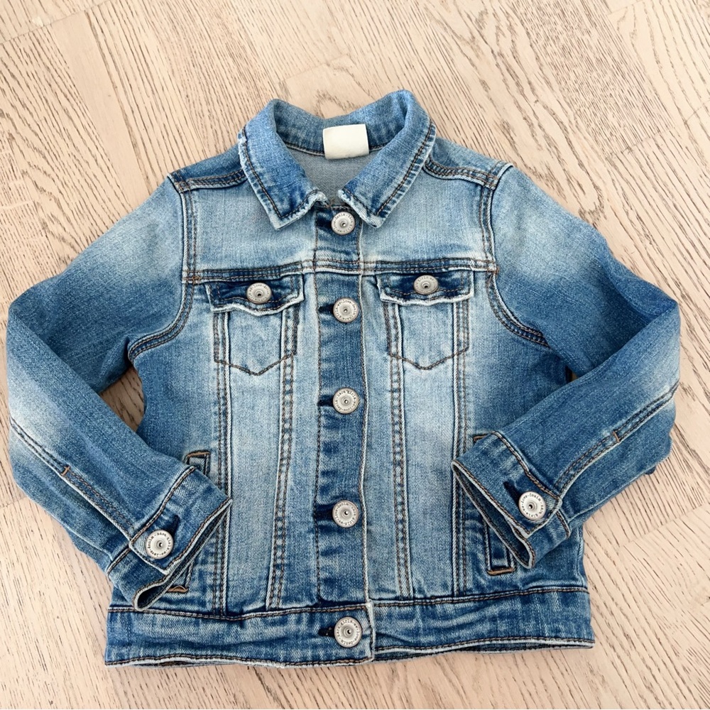 🧥 Zara Girls Classic Denim Jacket – Size 4 (104cm)
